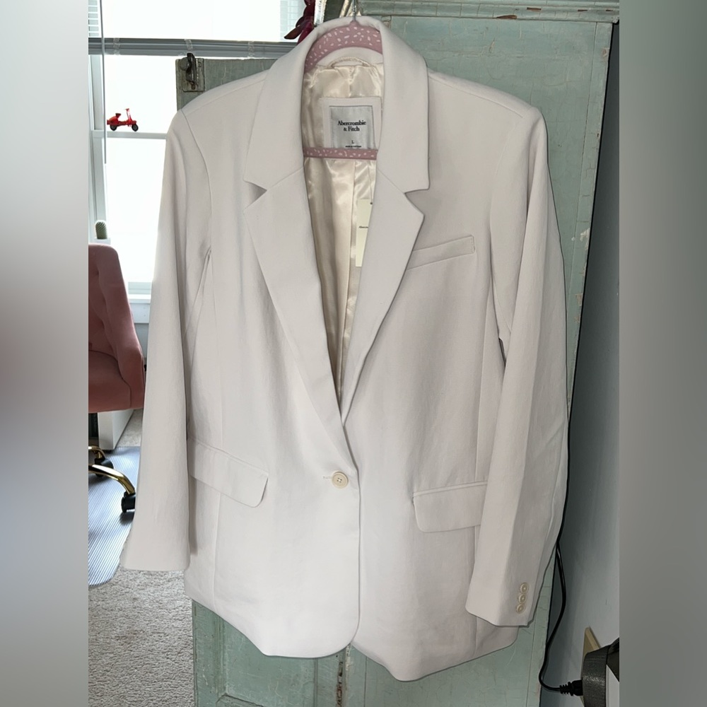 NWT Abercrombie off white blazer